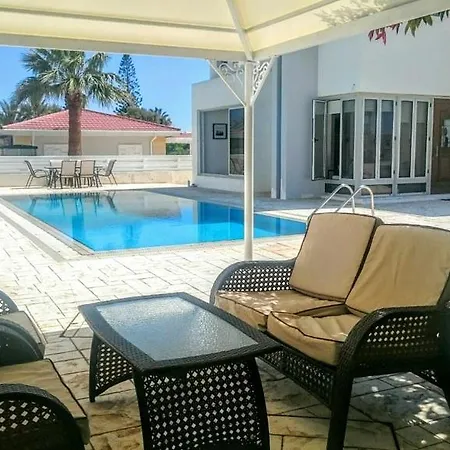 Nyaraló Colonial Beach